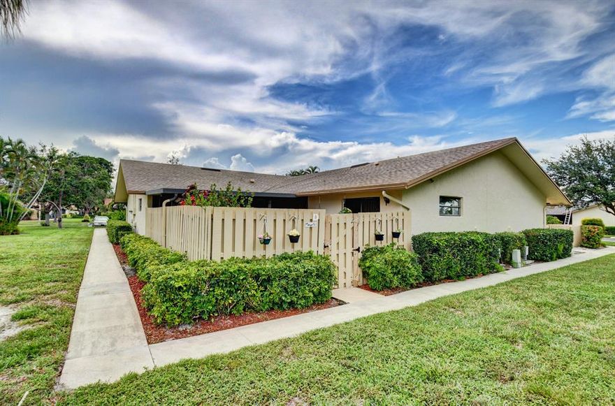 Move right in to this beautifully maintained Two Bedrooms, Two Baths Villa.
Featuring many up graded appliances including a new air conditioning system. Roofed Screened Patio and an Open Fenced Courtyard.  Just steps away from the Club House and Pool.  This active gated community sports 12 Clay Tennis Courts, 5 Heated Pools, Two Bocce Courts and Pickle Ball.  A Great Exercise Facility in the Club House and a Separate Theatre featuring Top Name Performers.  Come Join the Fun.