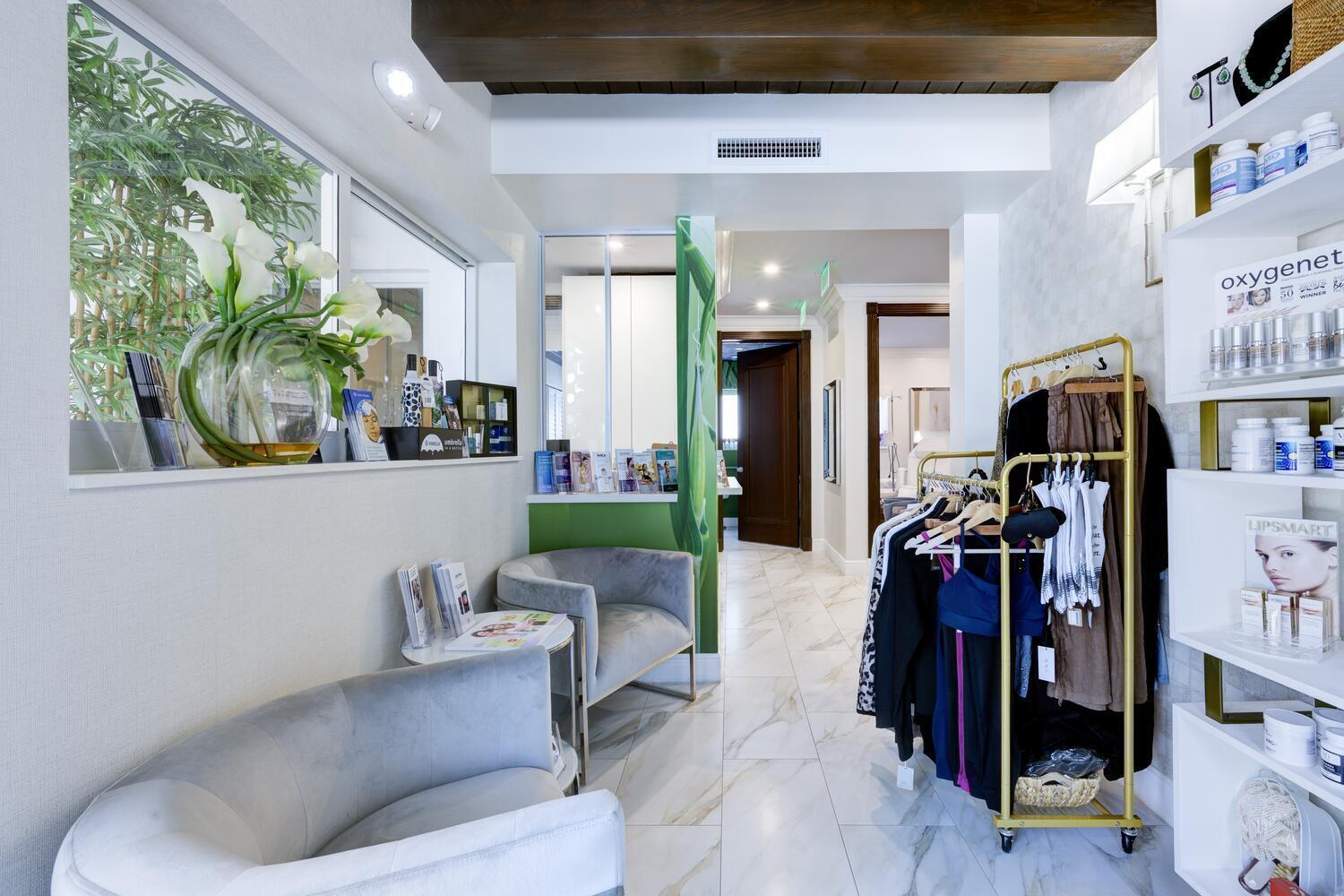 249 Peruvian Avenue 1811