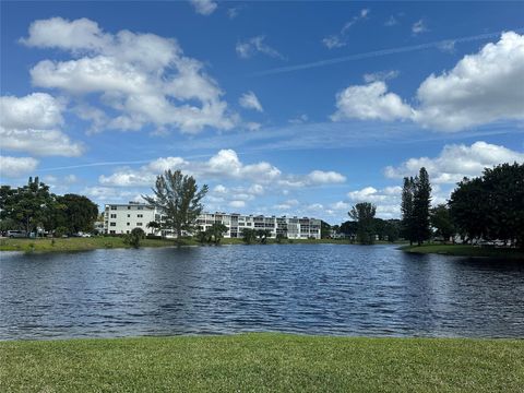 2116 Cambridge E 2116 Deerfield Beach FL 33442