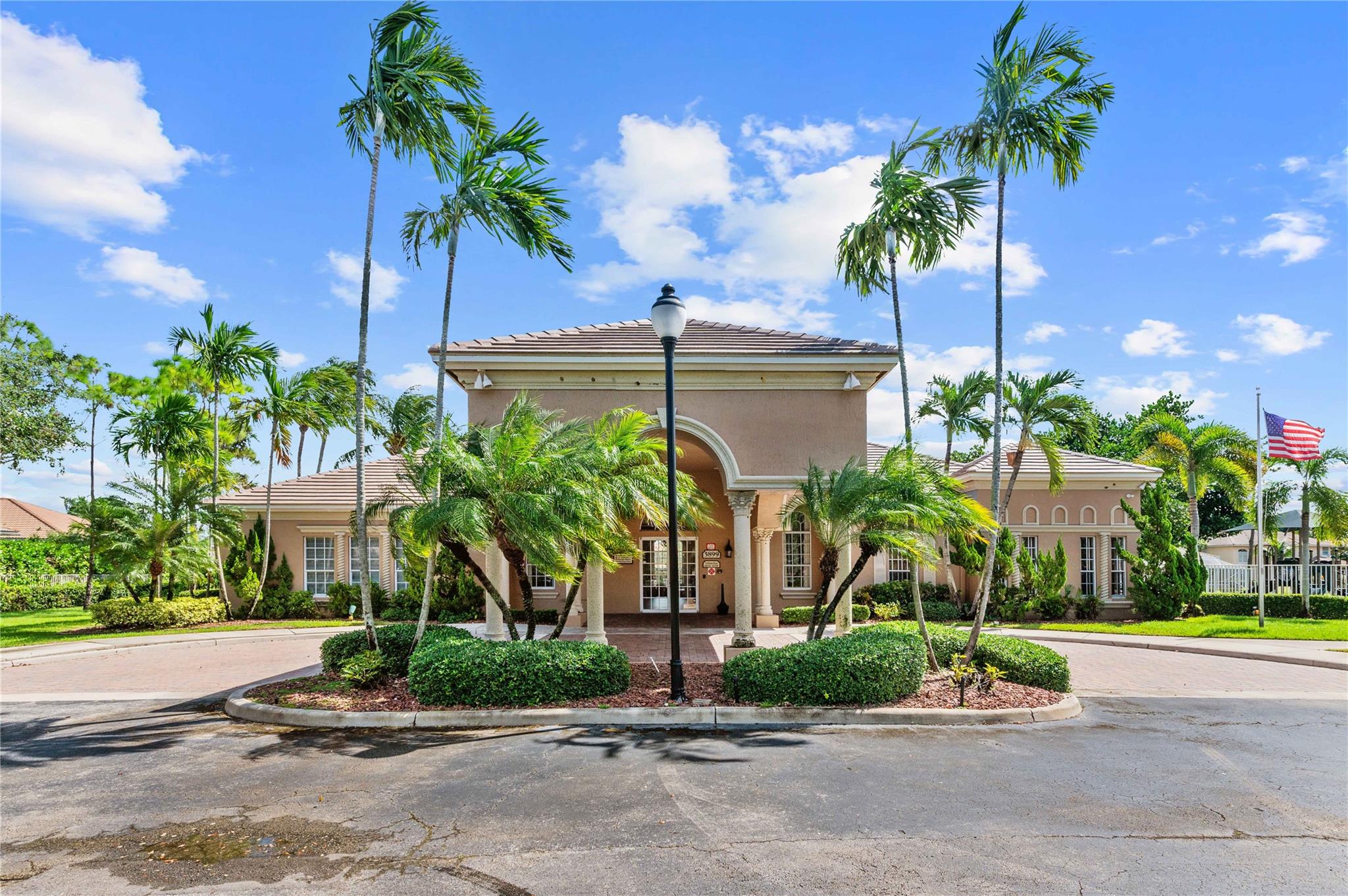 Grand Reserve - Residential