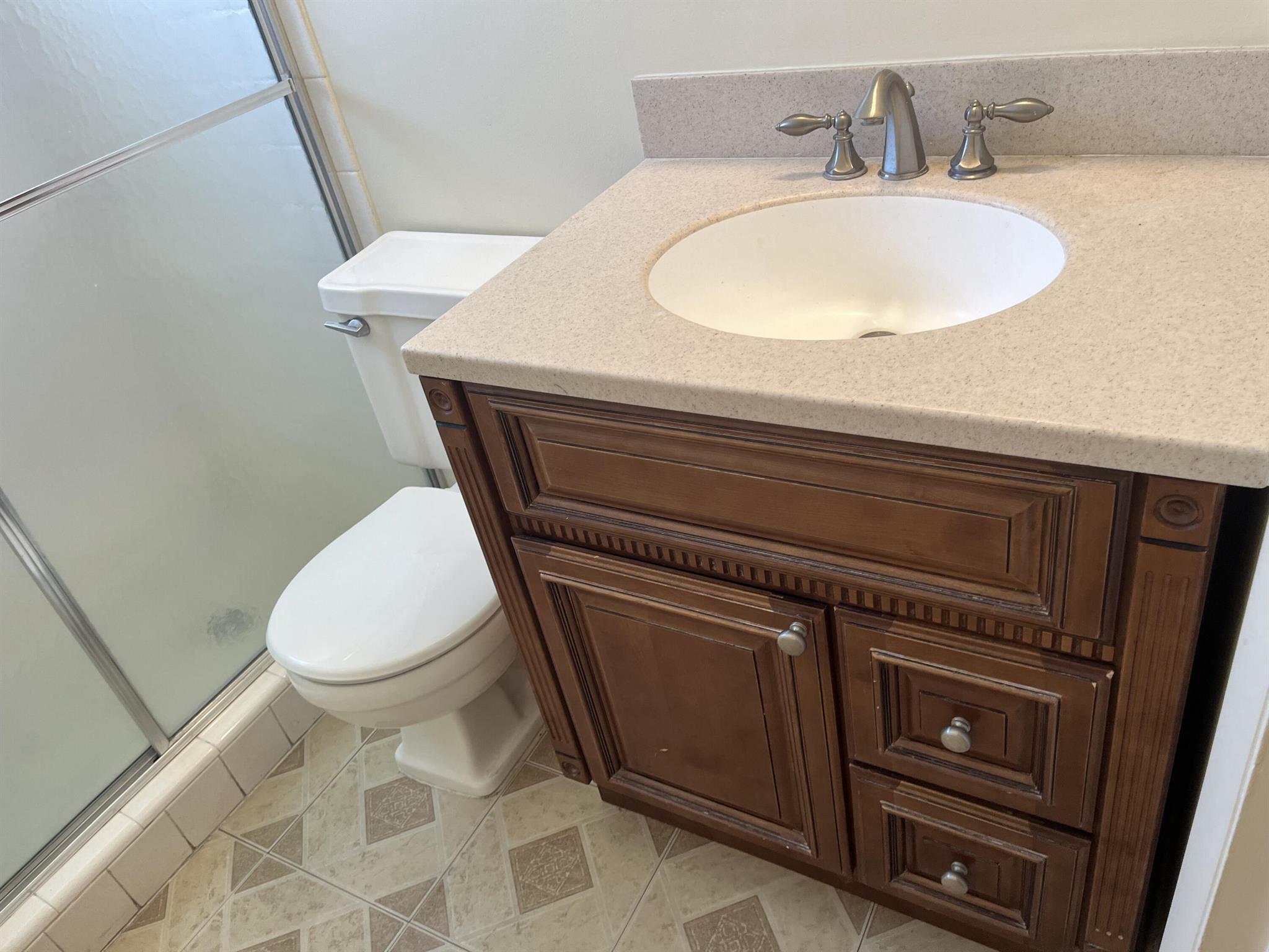 SAUNDERS - Commercial Lease