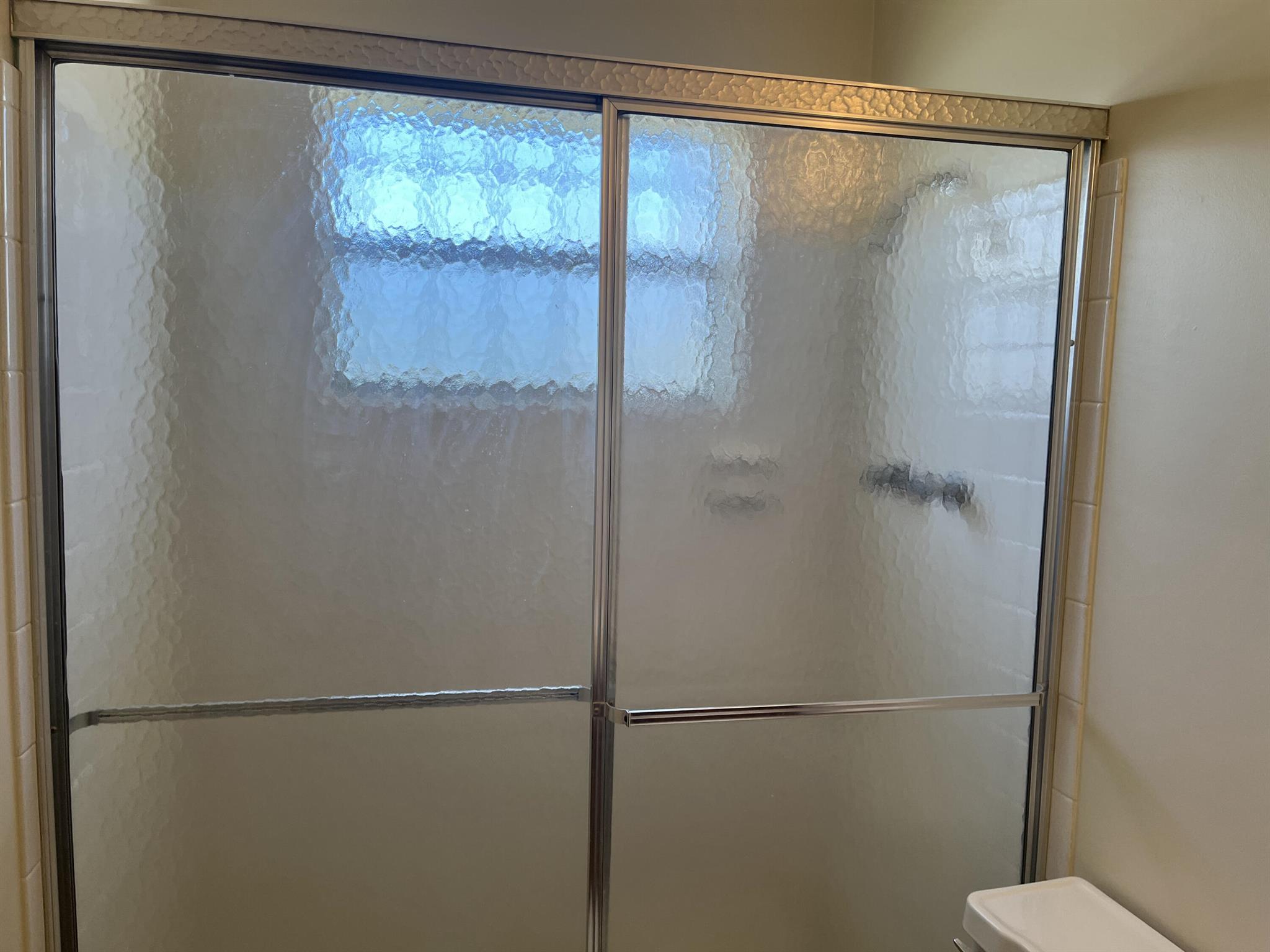 SAUNDERS - Commercial Lease