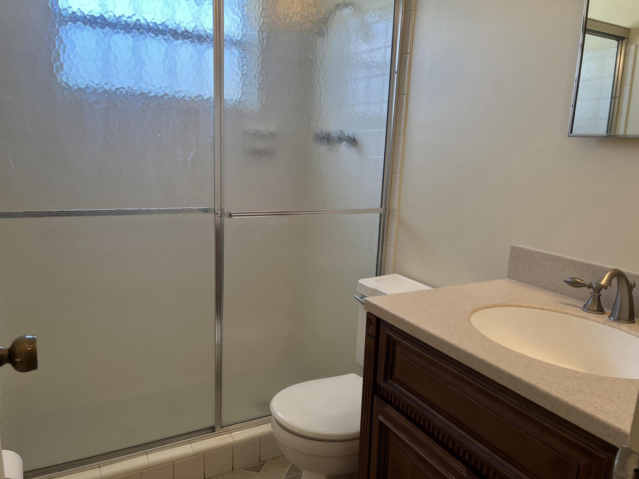 SAUNDERS - Commercial Lease