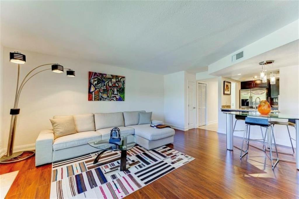 65 Deer Creek Road H211