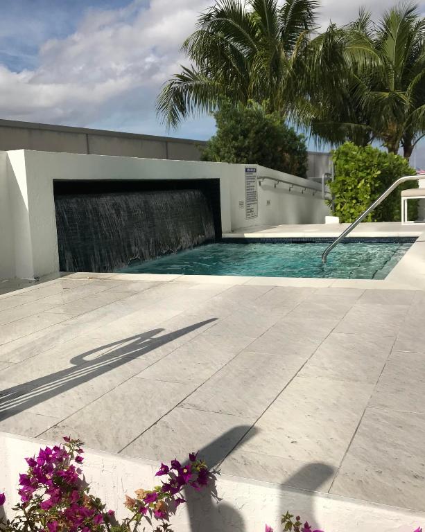 RIVA CONDOMINIUM - Residential Lease