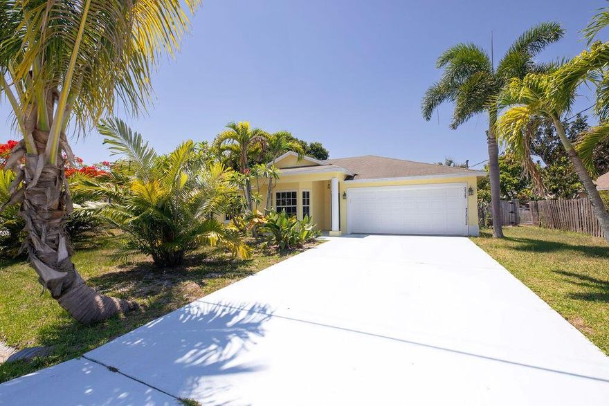 Seller is installing a new roof! This cozy home features a fully private fenced yard, new roof, Concrete Block construction, screened porch trussed under roof, 2 car garage, Foyer, covered front porch. This home won't last! Great location near Sam's Club, Jensen Beach Mall shopping and restaurants, Green River Parkway for bike rides and long walks at the Savannah Preserve, and only minutes from beautiful beaches and entertainment.