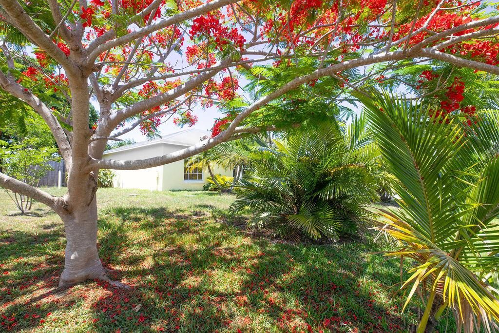 Photo of 2385 SE Master Avenue, Port Saint Lucie, FL 34952 (MLS # R10992111)