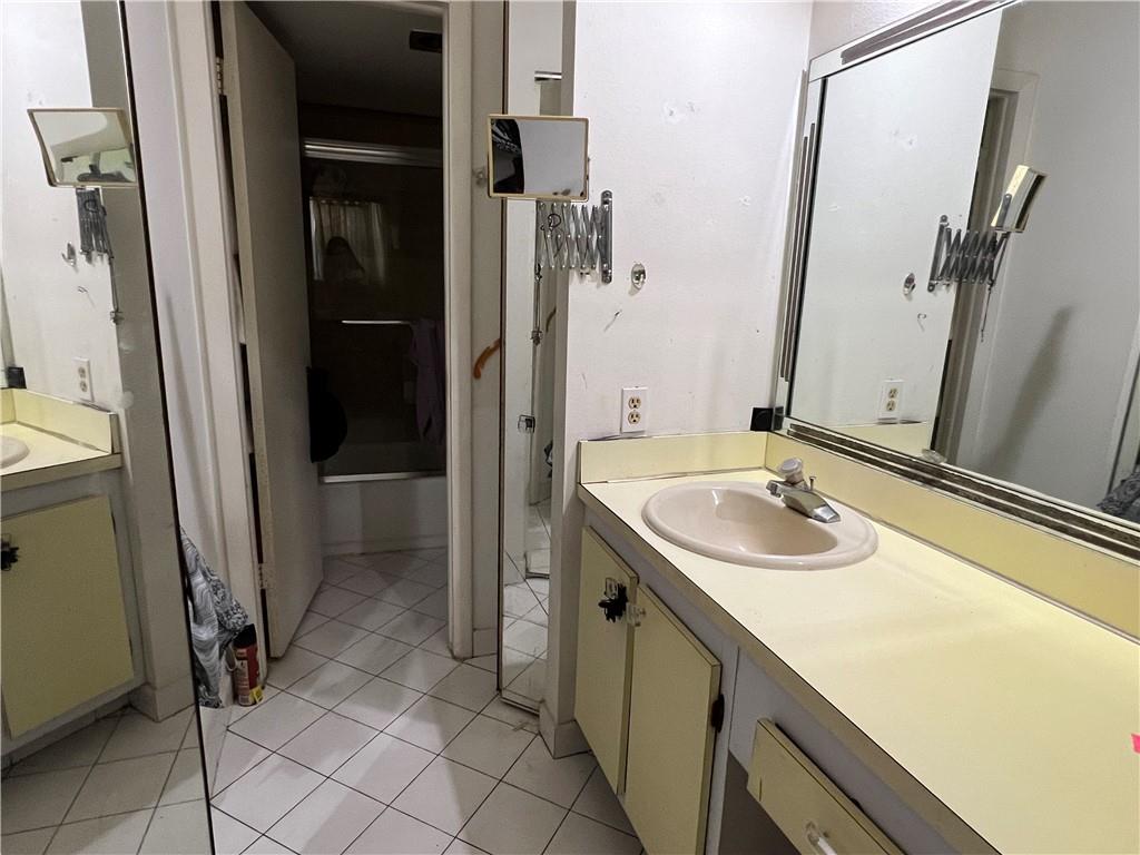 LIME BAY - Residential