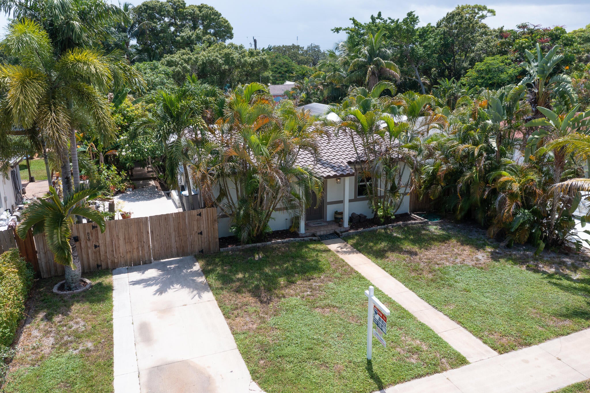 820 SW 18th Court