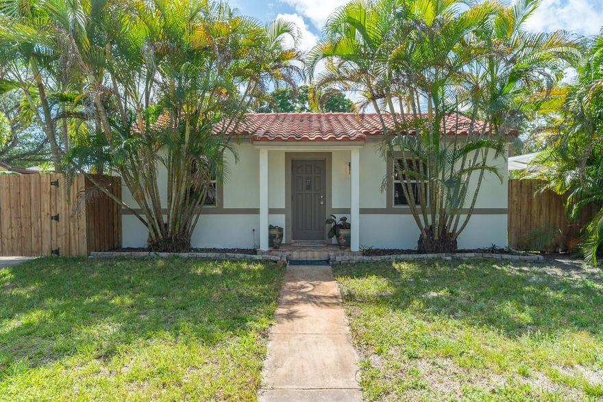 Spacious 3 bedroom 2 bath home in desirable Croissant Park neighborhood.  Approximately 1750 sq ft of airconditioned living space. Alleway access in the rear allows for secure boat or RV storage behind a fence. Updated kitchen and baths, hurricane impact windows, and central A/C.  Convenient location to the beach, downtown Fort Lauderdale and the airport.