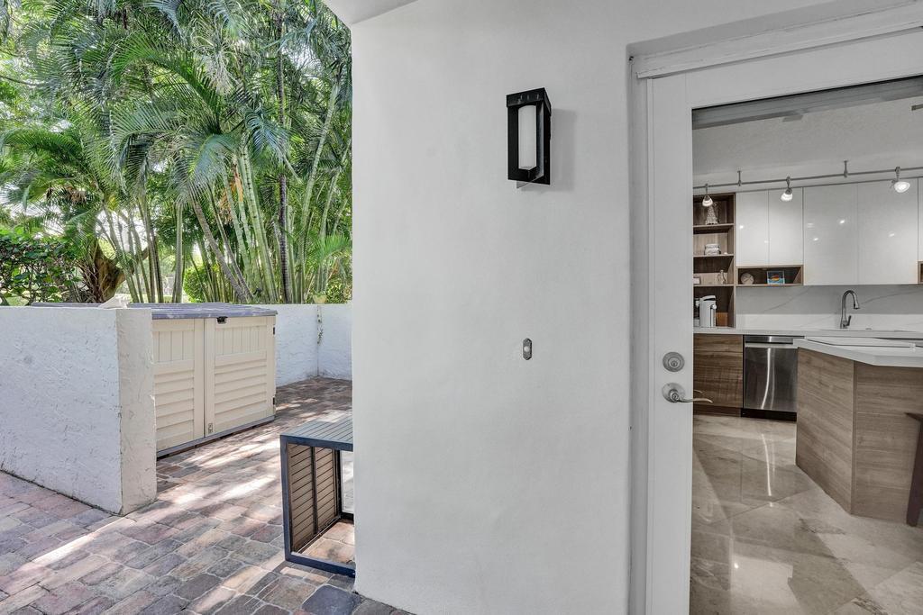 PORTA BELLA TOWNHOUSE CONDO - Residential