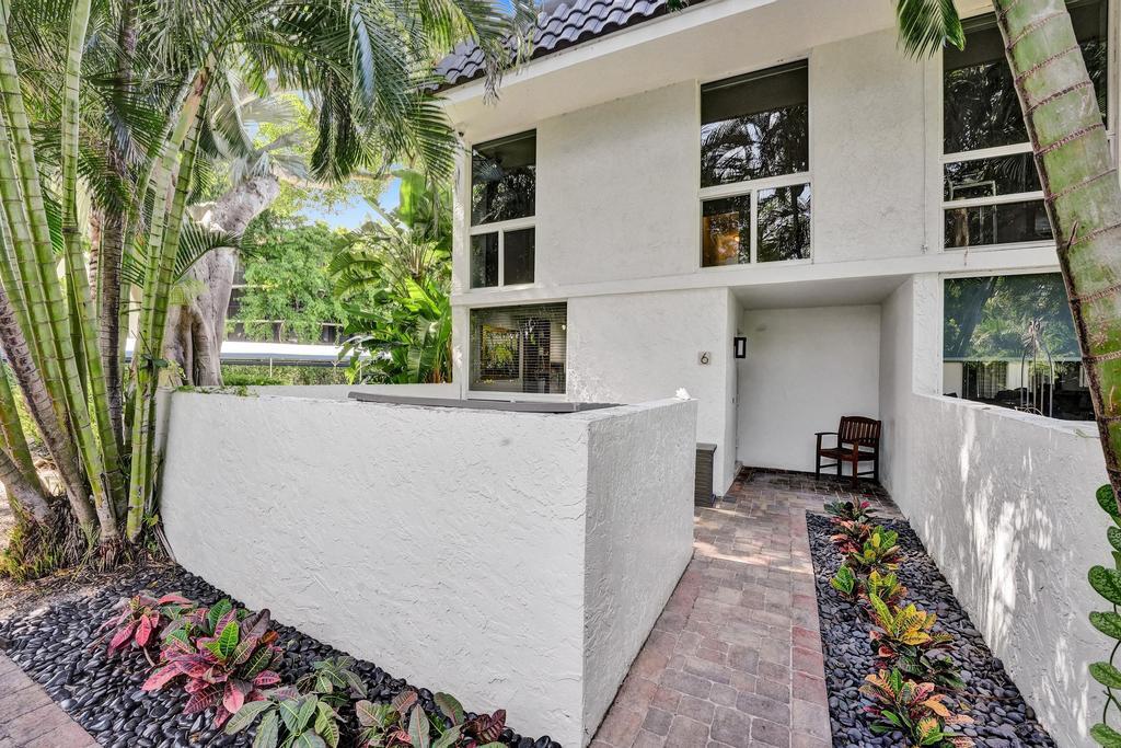 PORTA BELLA TOWNHOUSE CONDO - Residential