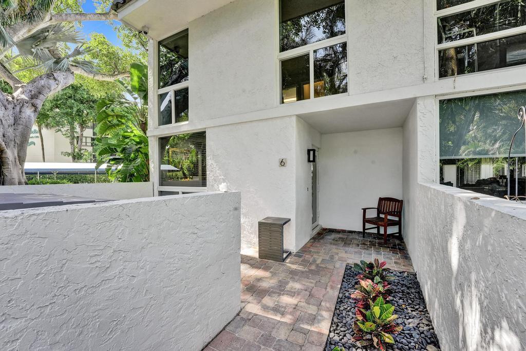 PORTA BELLA TOWNHOUSE CONDO - Residential