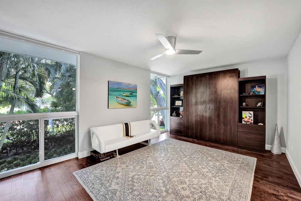 PORTA BELLA TOWNHOUSE CONDO - Residential