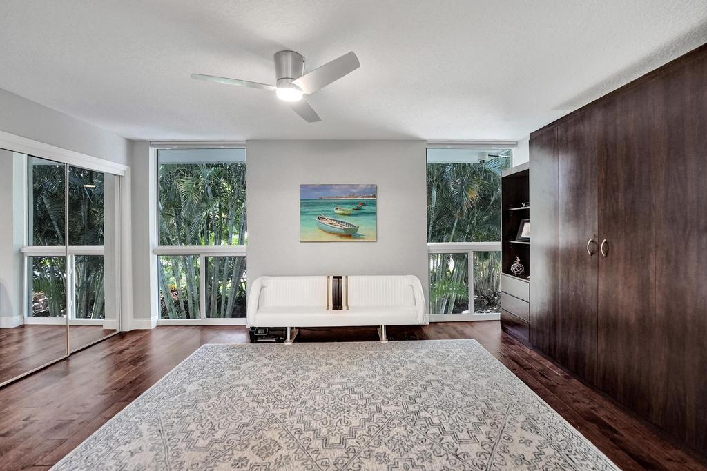 PORTA BELLA TOWNHOUSE CONDO - Residential