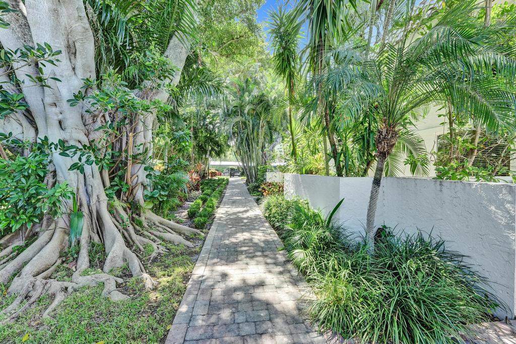 PORTA BELLA TOWNHOUSE CONDO - Residential