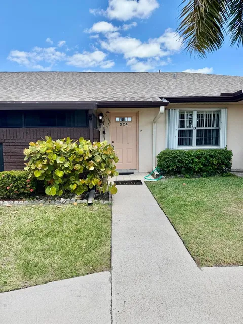 524 Ponderosa Drive Unit 33, Fort Pierce, FL MLS: R11082718