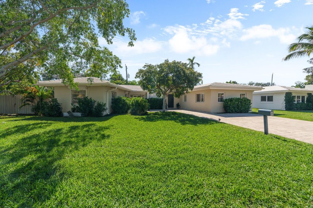 Photo of 2740 NE 27th Court, Fort Lauderdale, FL 33306 (MLS # F10551676)