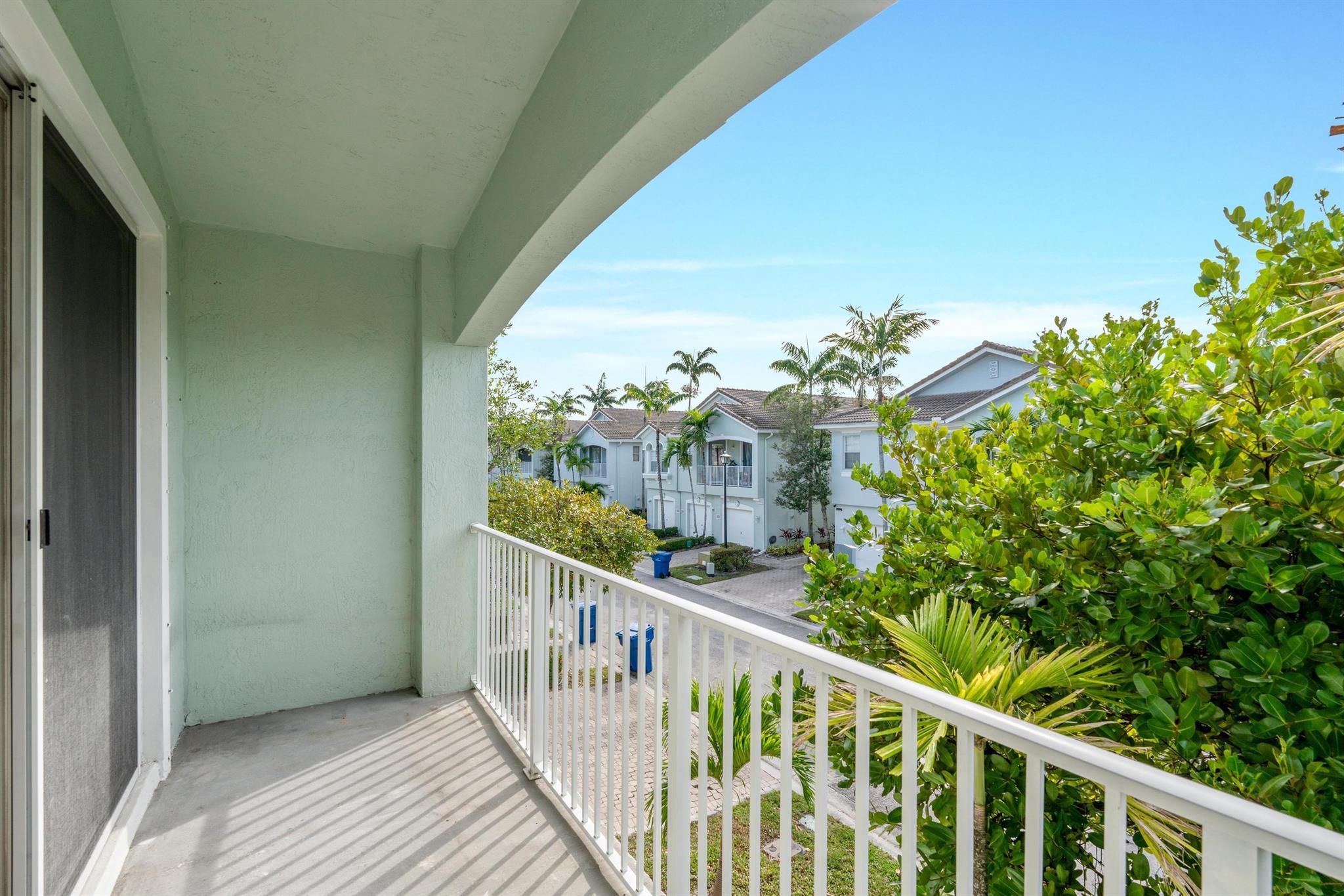 3156 Laurel Ridge Circle
