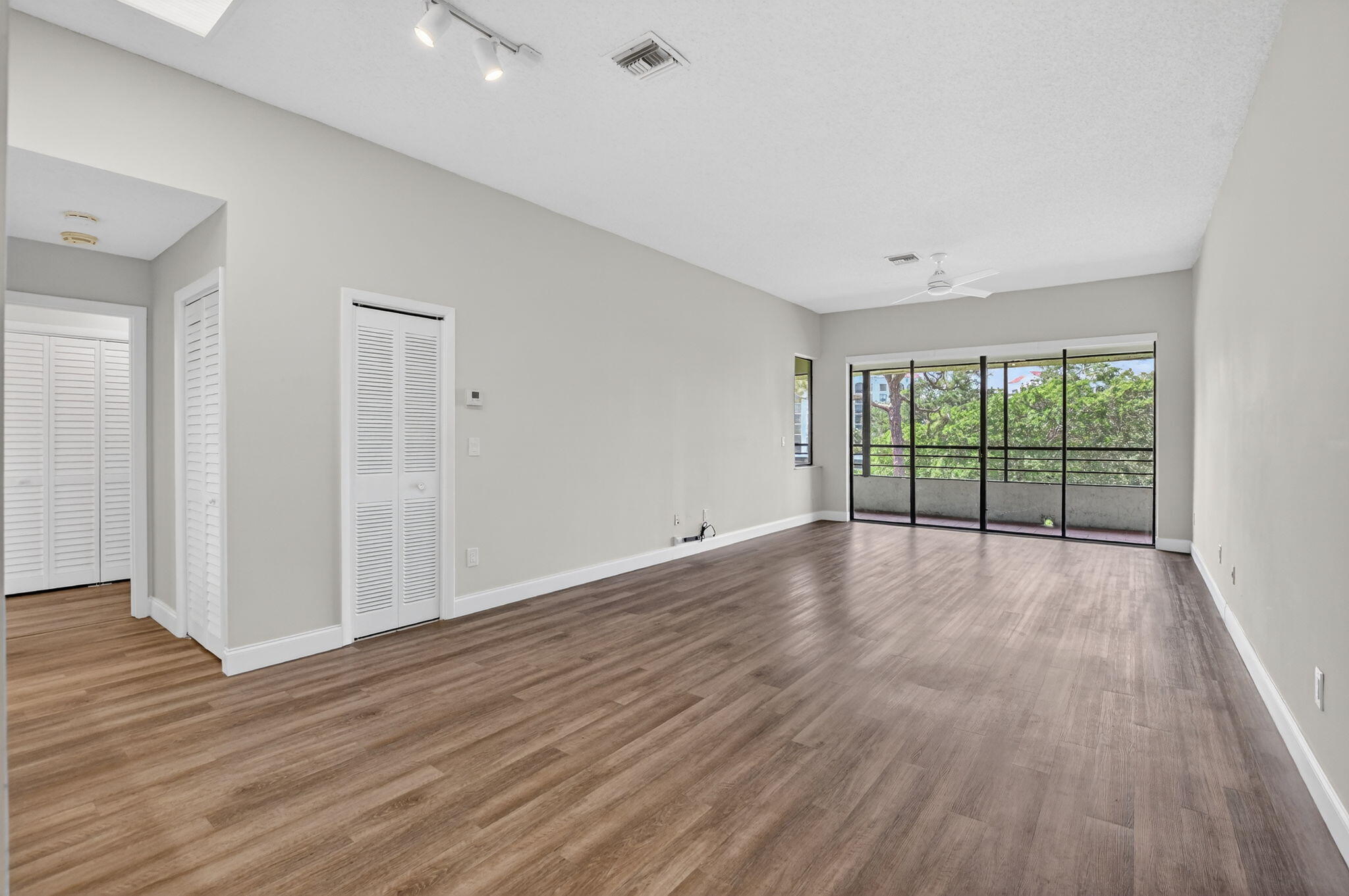 7472 La Paz Boulevard 304