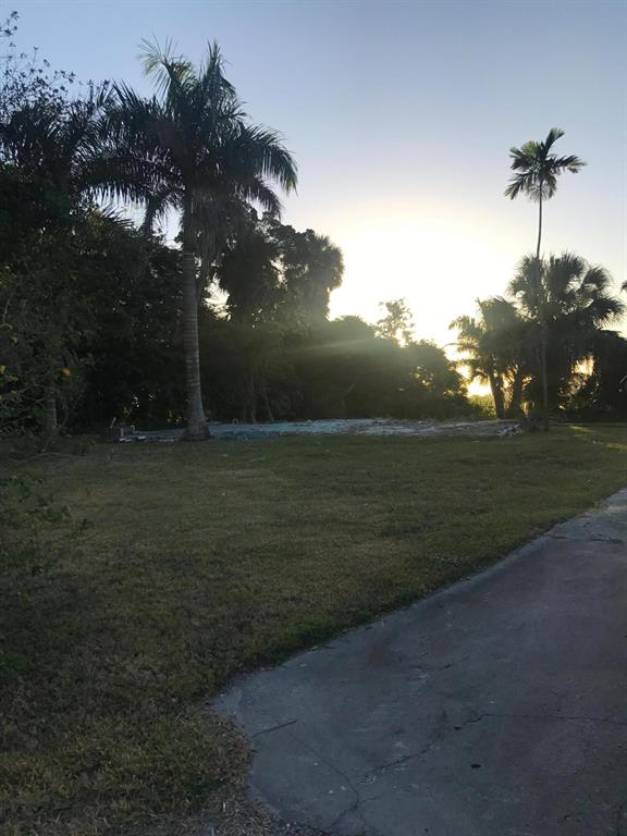 Vacant land only, home has been demolished and removed. This residential property is located just across the street from Lake Okeechobee and approximately 3 miles from the beautiful Pahokee Marina. The 0.69 acres gives you plenty of land to build a home and still have room for your outdoor hobbies. The Marina also has boat slips you may also rent if you choose. Lake Okeechobee has access to the Gulf of Mexico and the Atlantic Ocean.