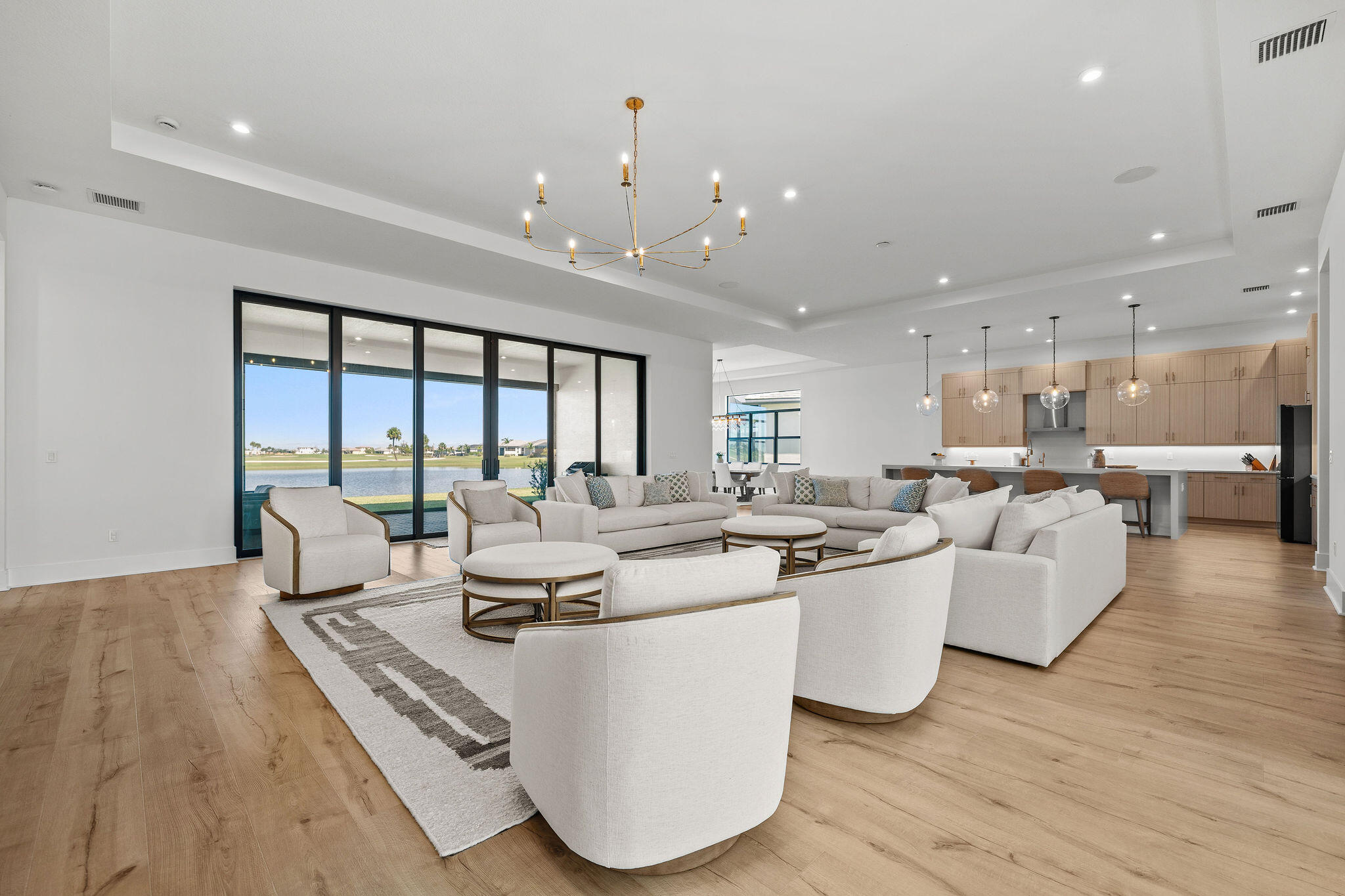 ASTOR CREEK - Residential