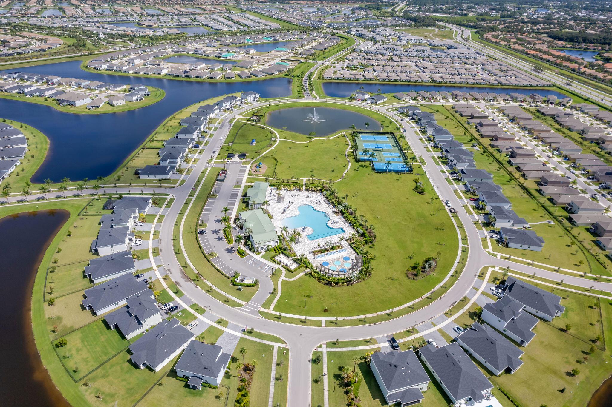 ASTOR CREEK - Residential