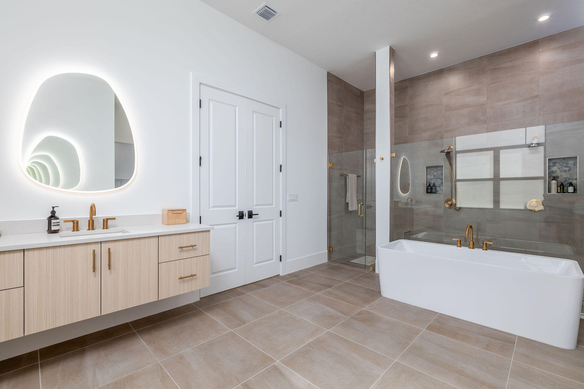 ASTOR CREEK - Residential