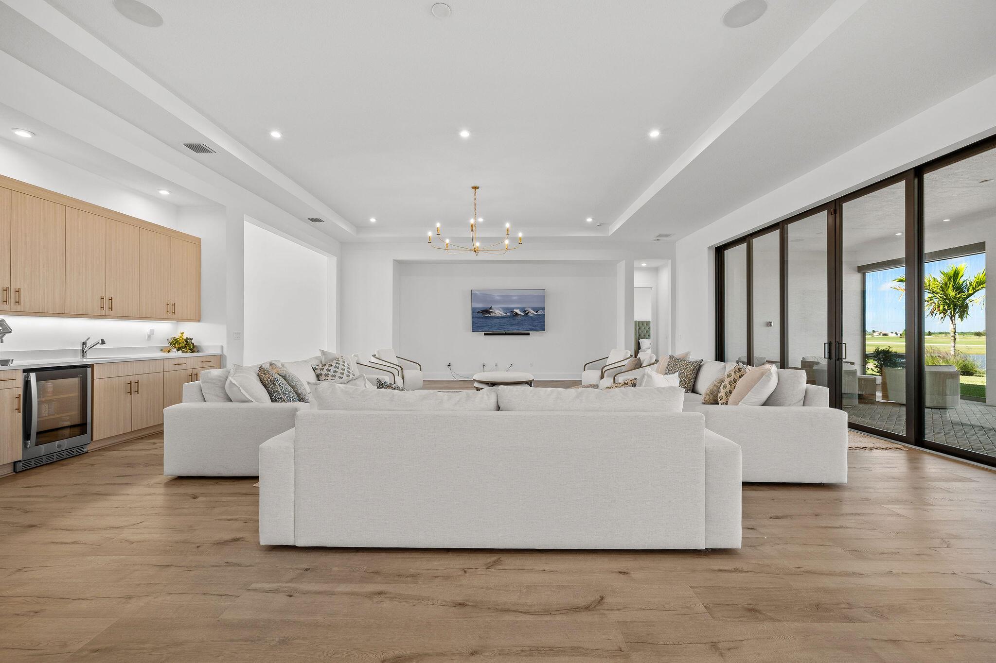 ASTOR CREEK - Residential