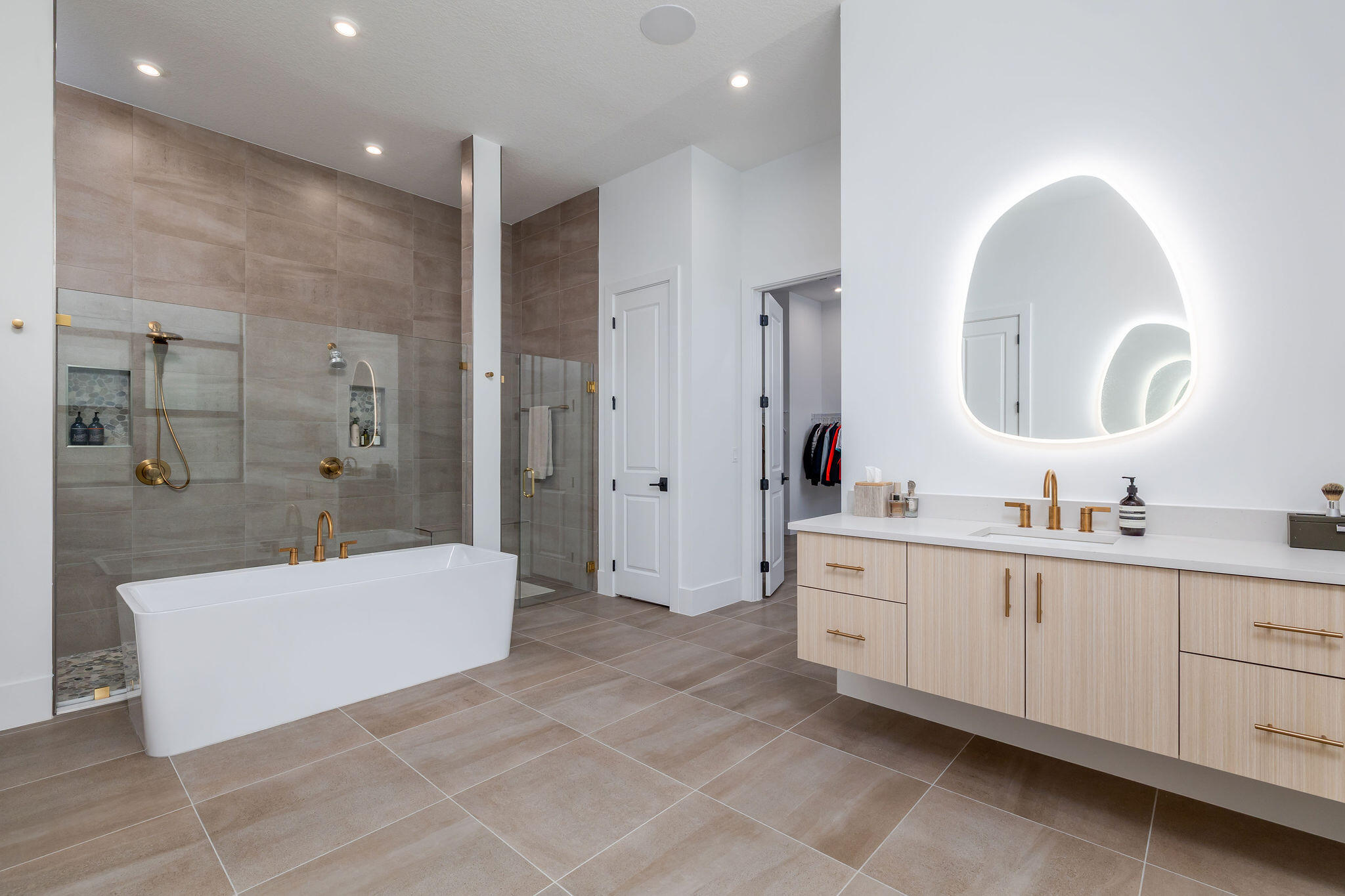 ASTOR CREEK - Residential