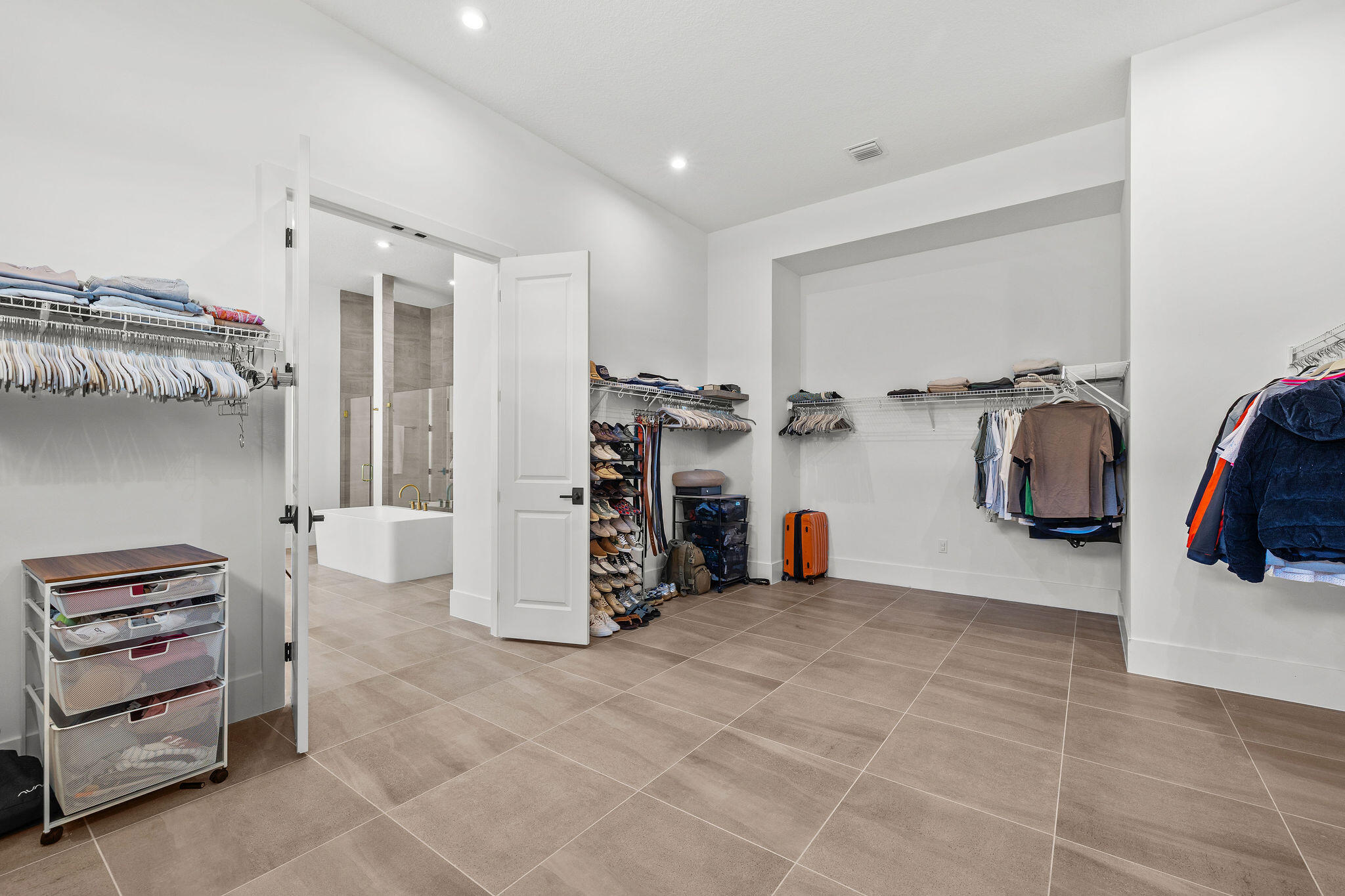 ASTOR CREEK - Residential