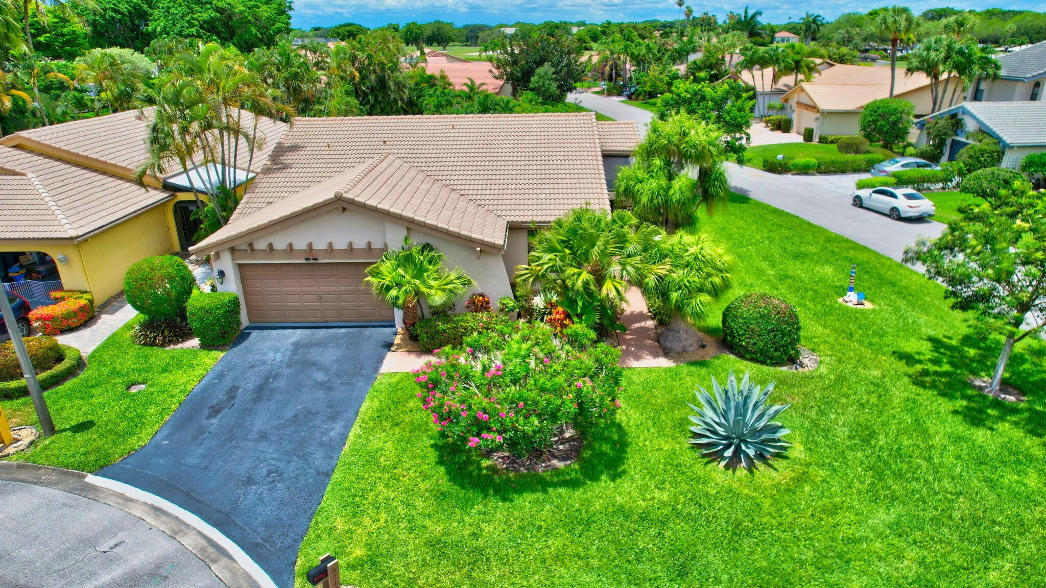5743 Lakeview Mews Circle