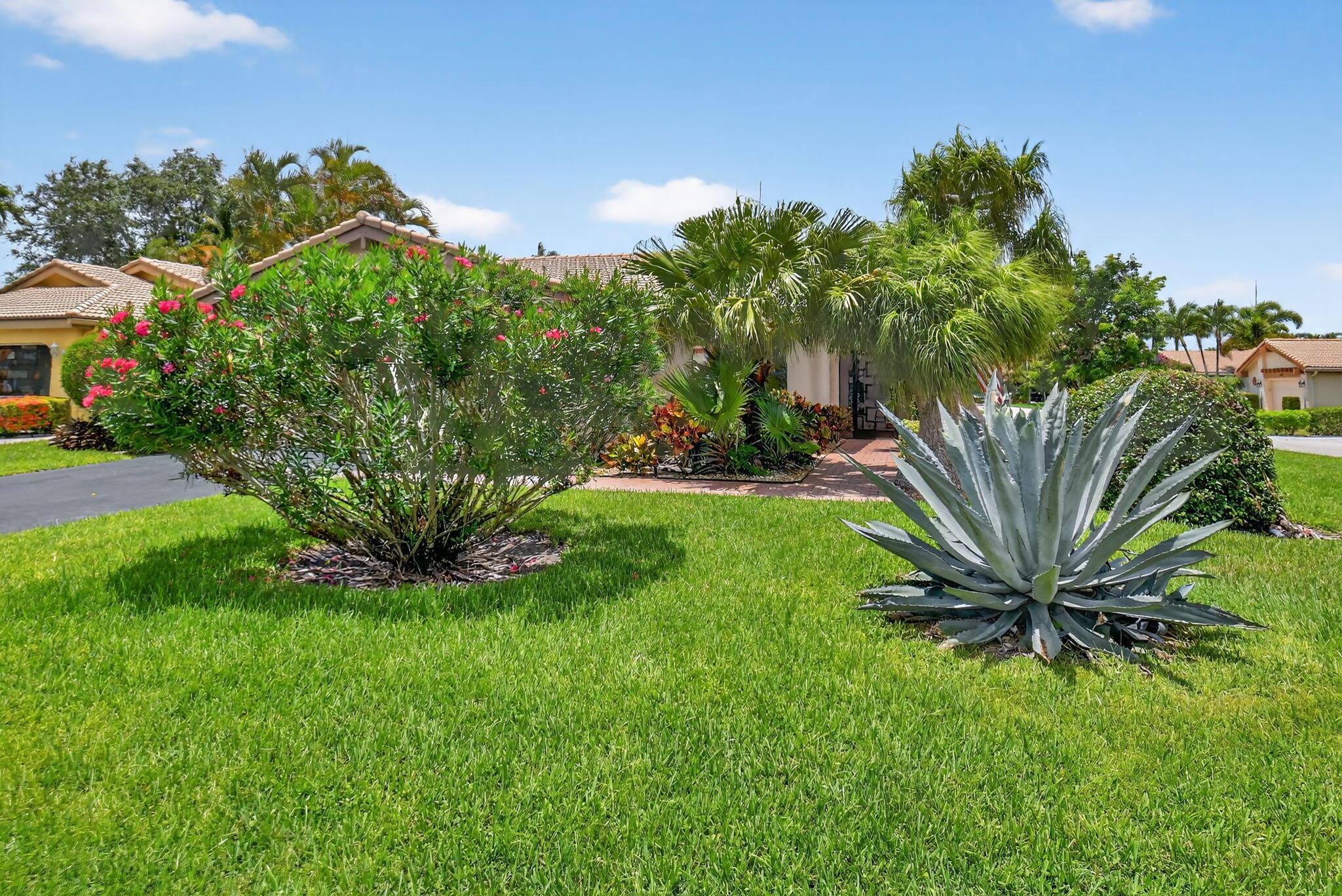 5743 Lakeview Mews Circle
