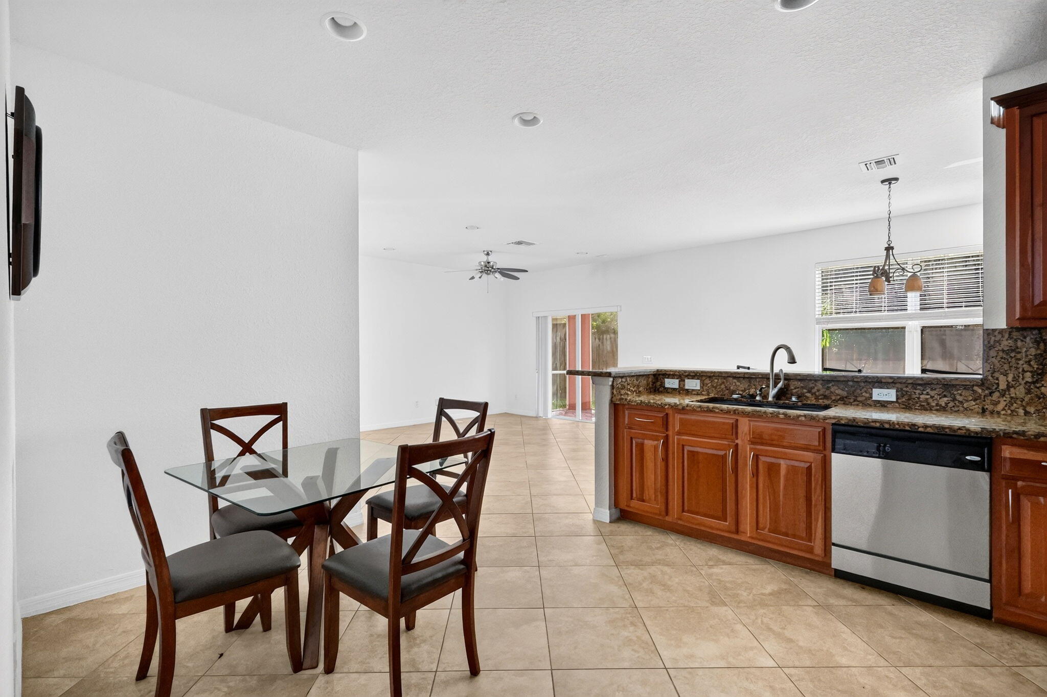 9323 BREAKERS Row
