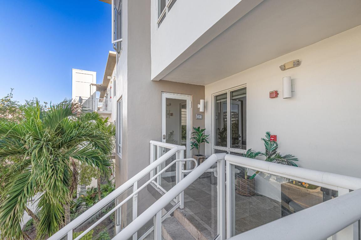 LANDMARK AT DORAL CONDO NO 2 - Residential