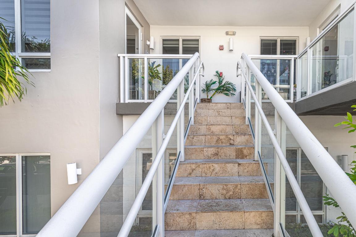 LANDMARK AT DORAL CONDO NO 2 - Residential