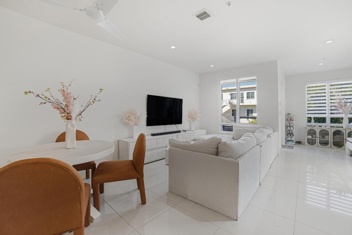 LANDMARK AT DORAL CONDO NO 2 - Residential