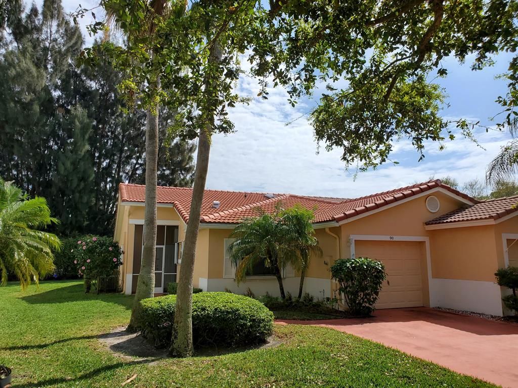 Photo of 90 Sausalito Circle Cir, Boynton Beach, FL 33436 (MLS # R10693290)