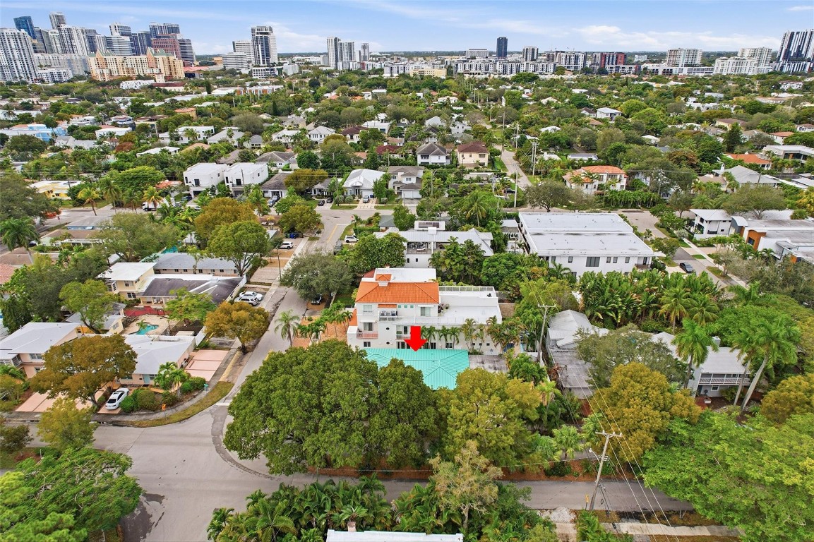 431-433 NE 15 Avenue