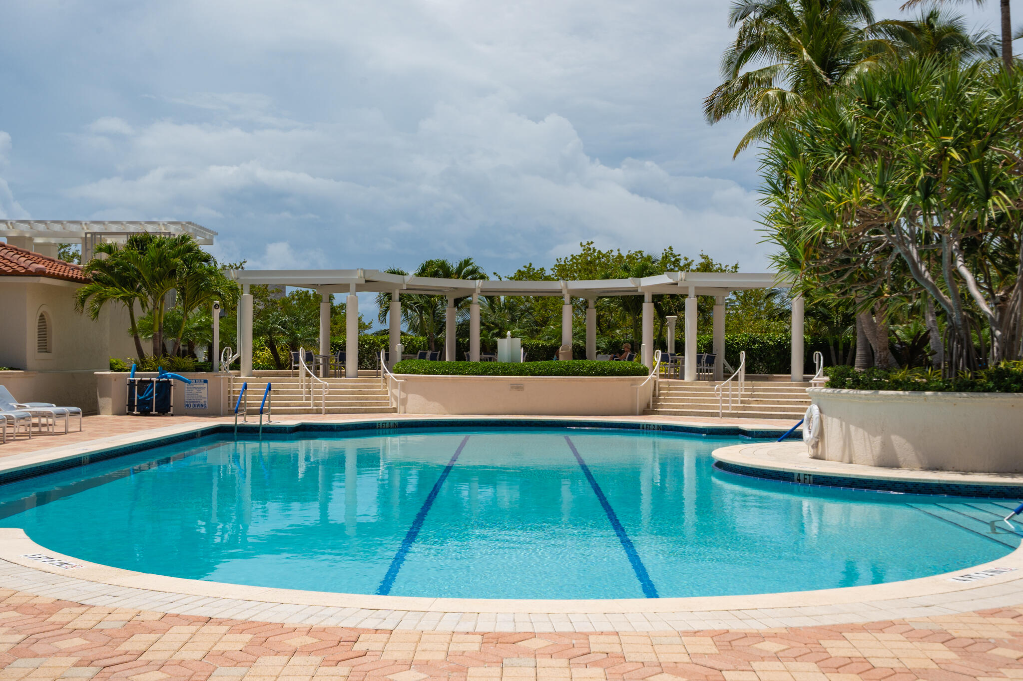 LHERMITAGE I CONDOMINIUM - Residential