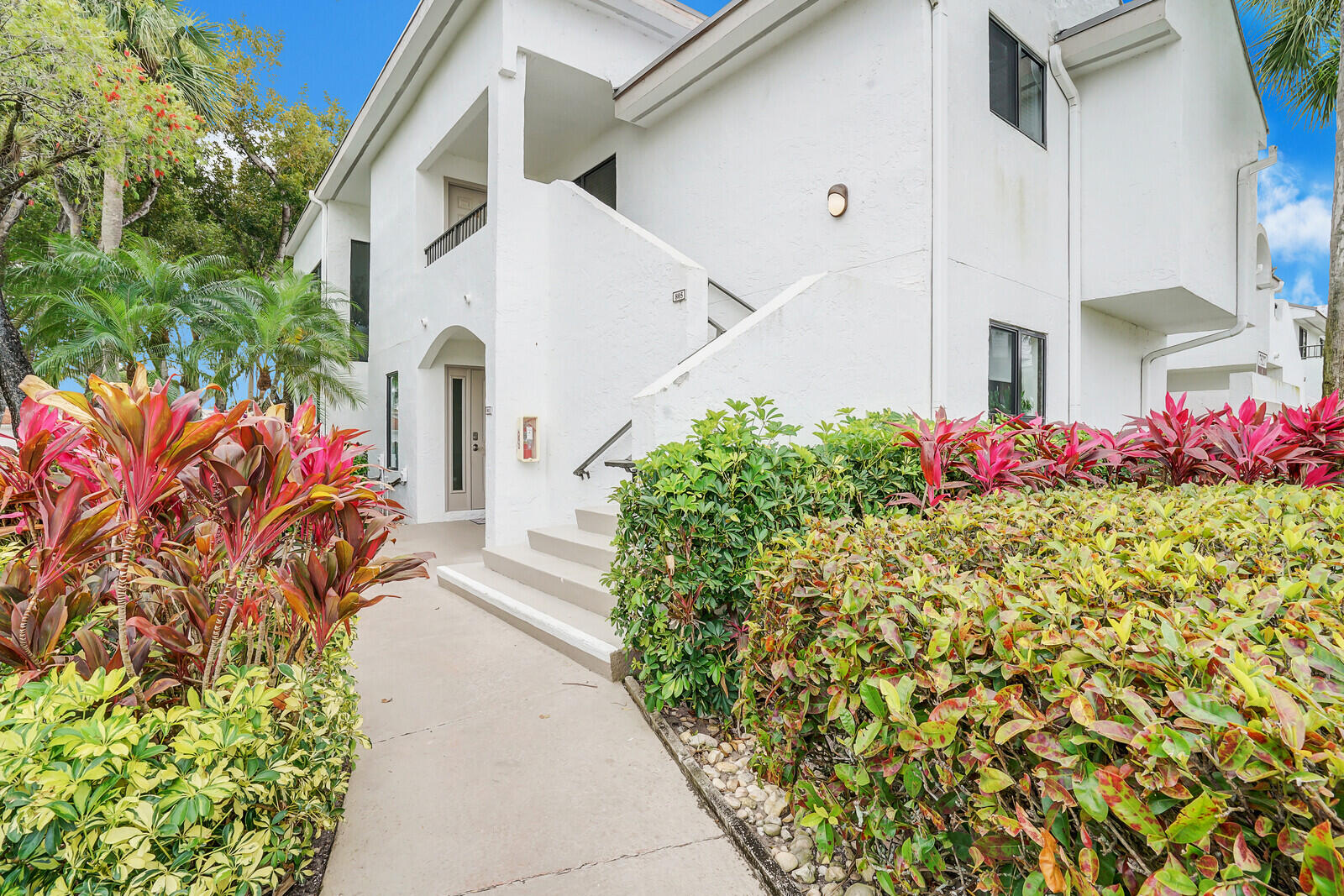 7527 Glendevon Lane 805