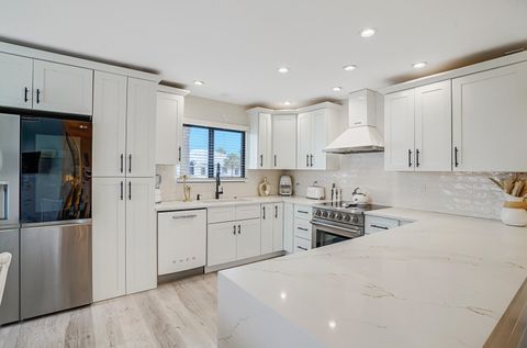 7527 Glendevon Lane 805 Delray Beach FL 33446