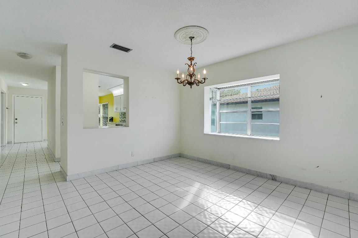 PALM GREENS AT VILLA DEL RAY CONDO II - Residential