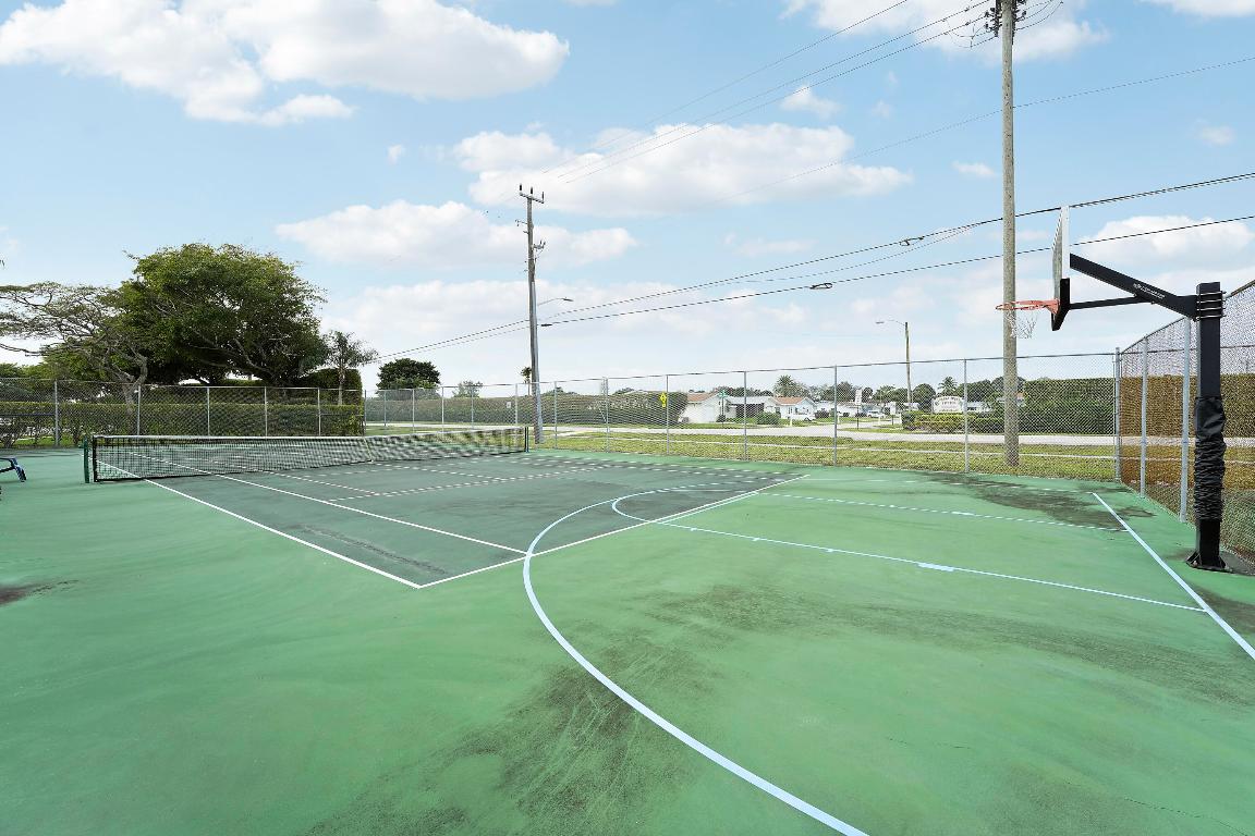 PALM GREENS AT VILLA DEL RAY CONDO II - Residential