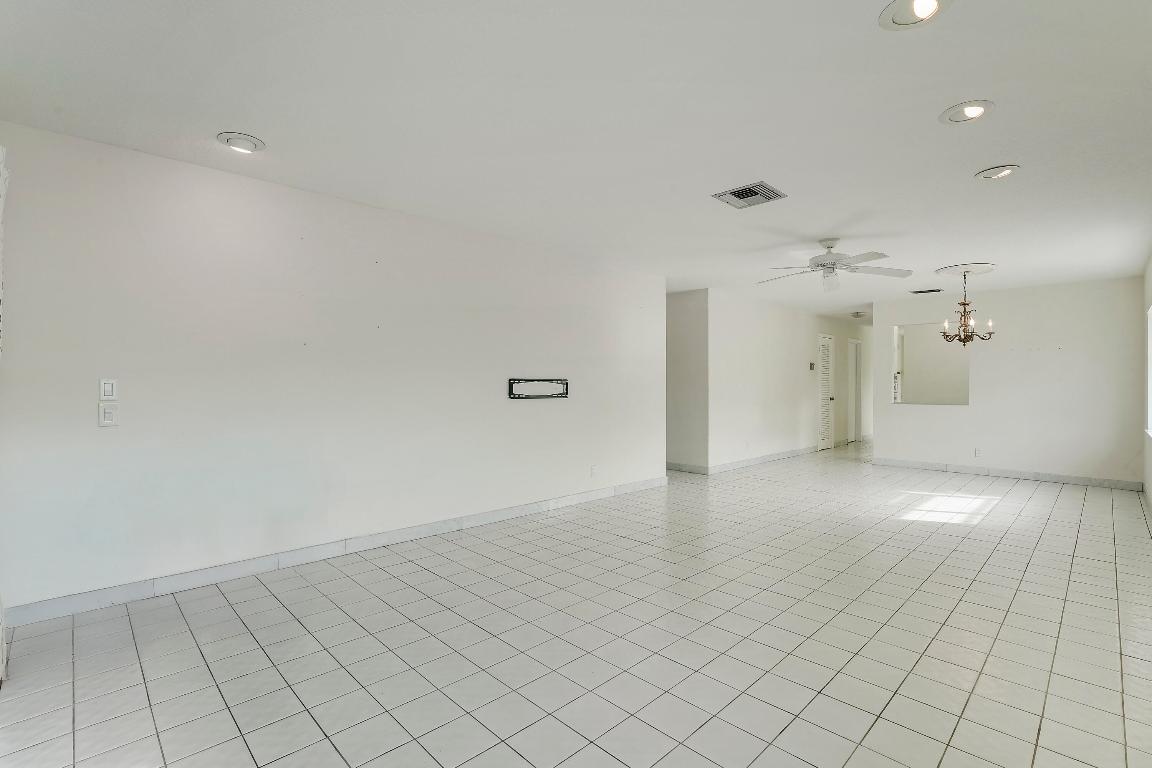 PALM GREENS AT VILLA DEL RAY CONDO II - Residential