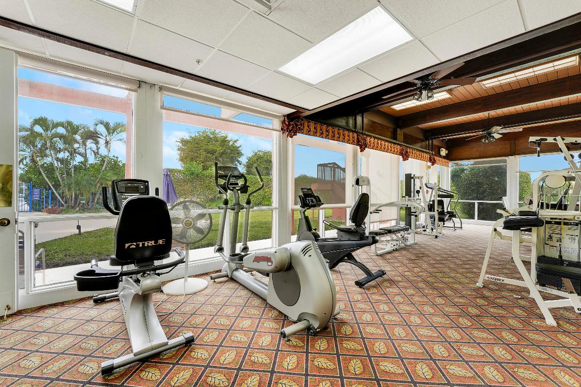 PALM GREENS AT VILLA DEL RAY CONDO II - Residential