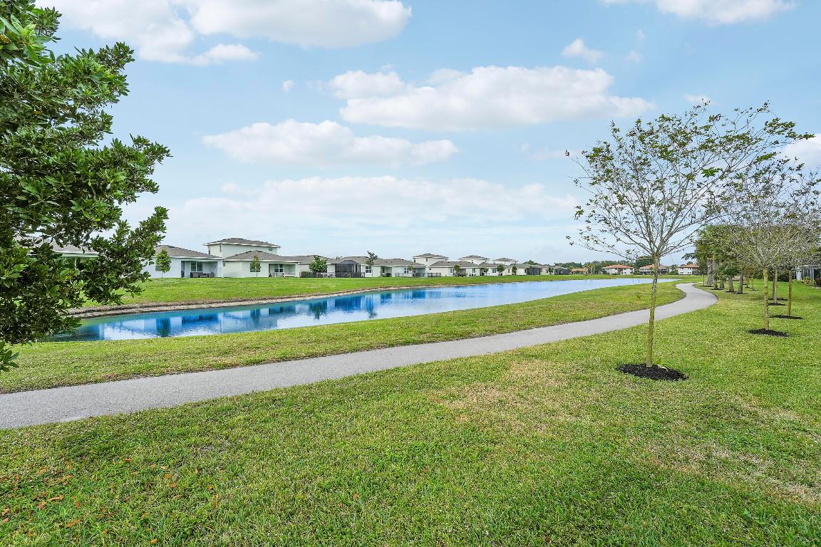 PALM GREENS AT VILLA DEL RAY CONDO II - Residential