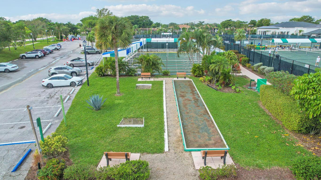 PALM GREENS AT VILLA DEL RAY CONDO II - Residential