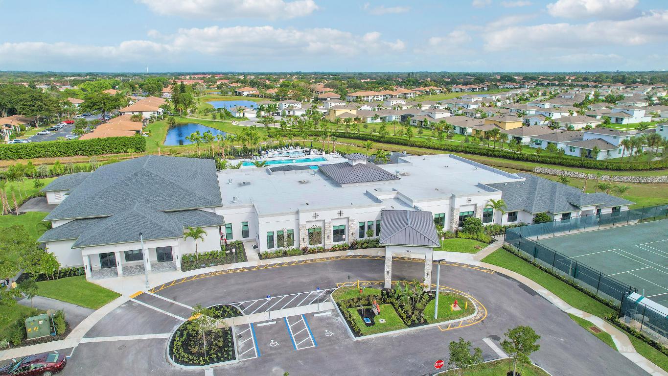 PALM GREENS AT VILLA DEL RAY CONDO II - Residential