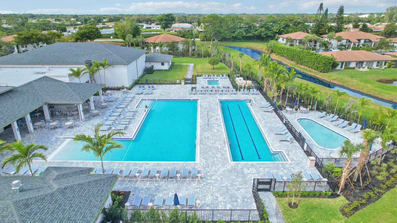 PALM GREENS AT VILLA DEL RAY CONDO II - Residential